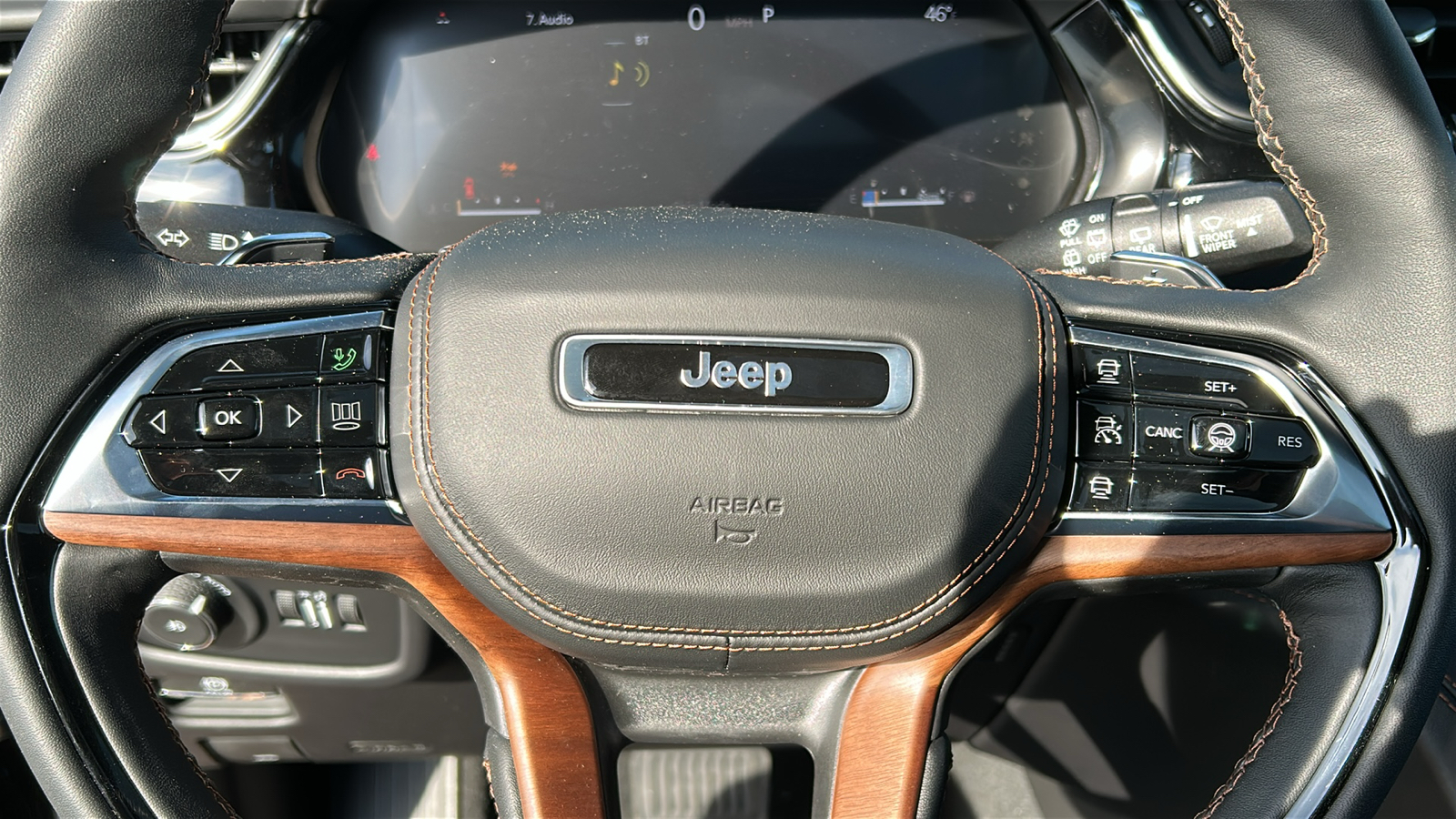 2025 Jeep Grand Cherokee Summit 11