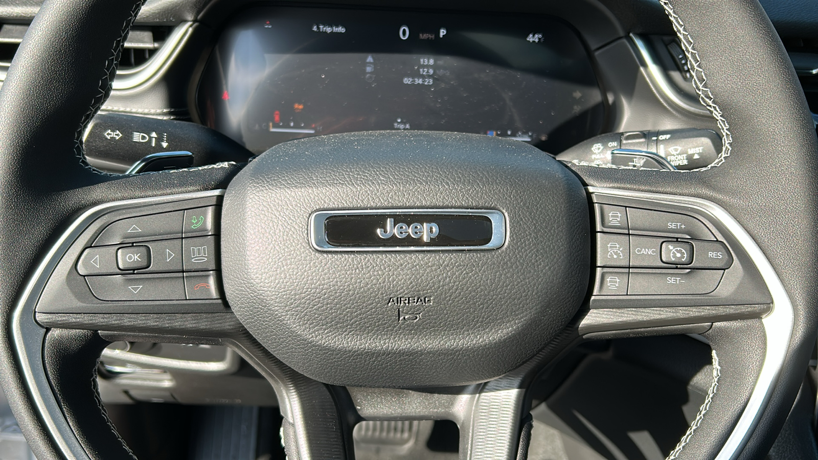 2025 Jeep Grand Cherokee Altitude X 11