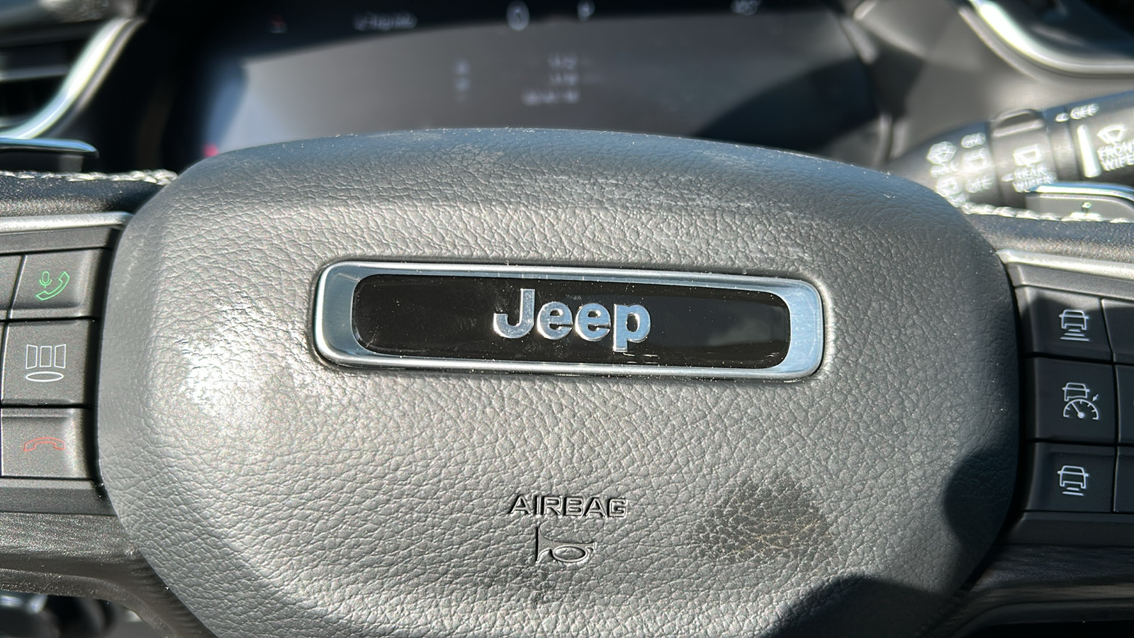 2025 Jeep Grand Cherokee Laredo 30