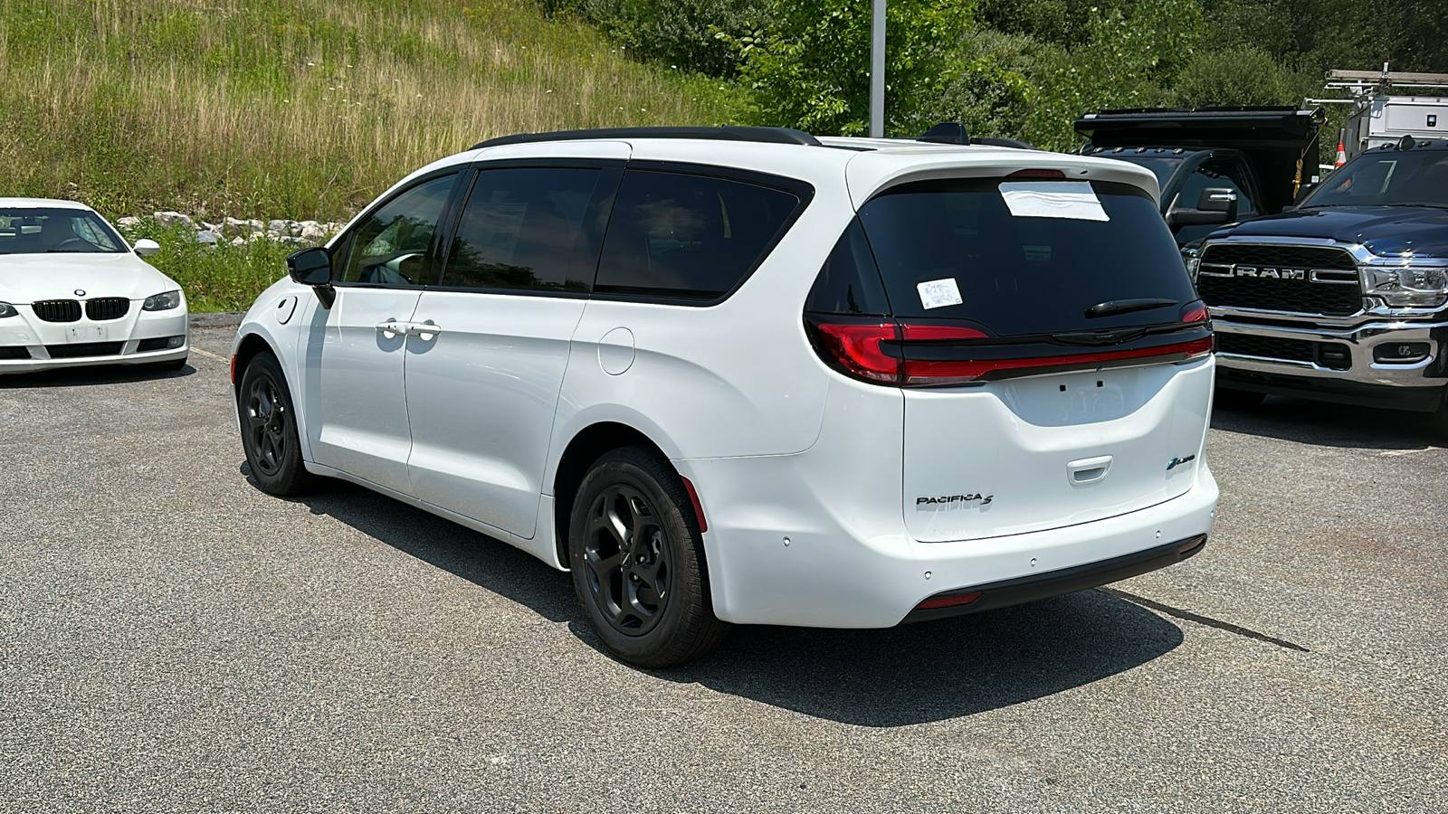 2024 Chrysler Pacifica Hybrid Select 4