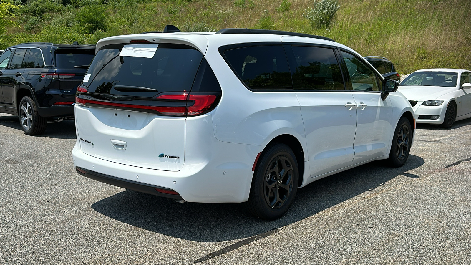 2024 Chrysler Pacifica Hybrid Select 6