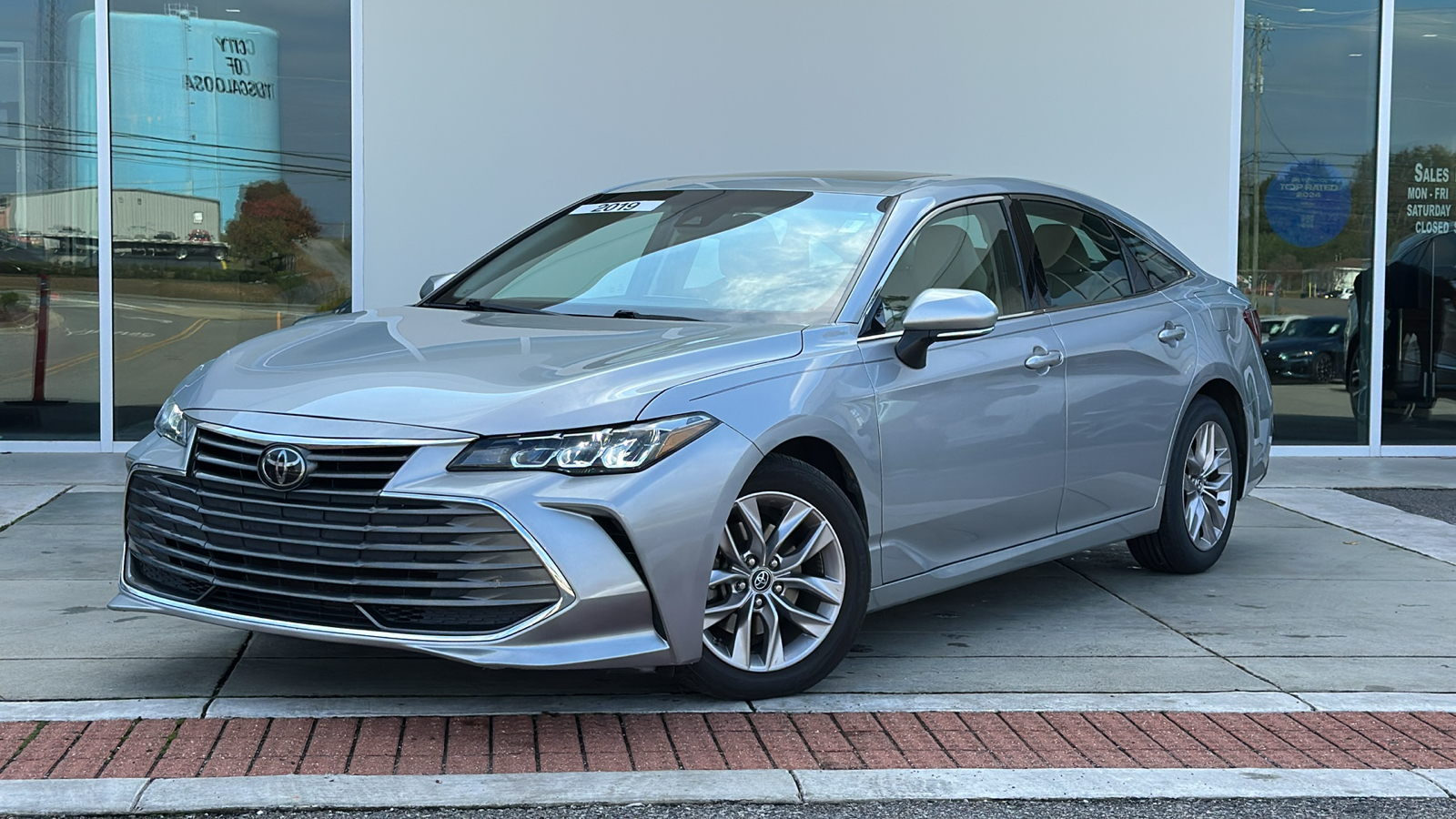 2019 Toyota Avalon XLE 1