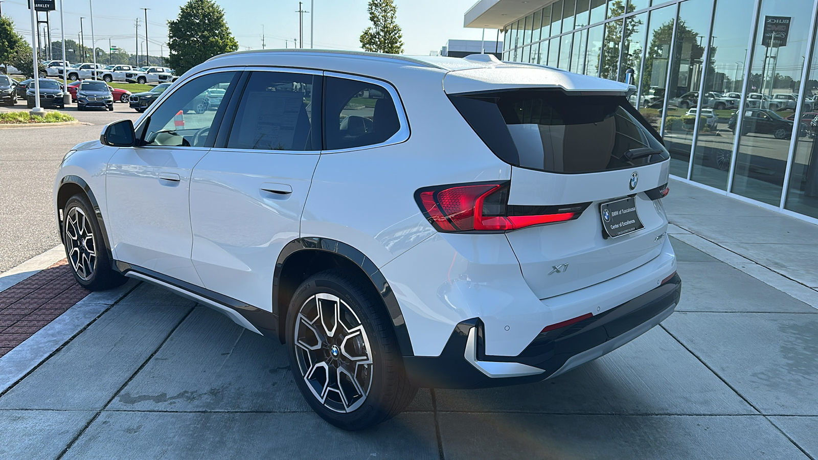 2025 BMW X1 xDrive28i 4