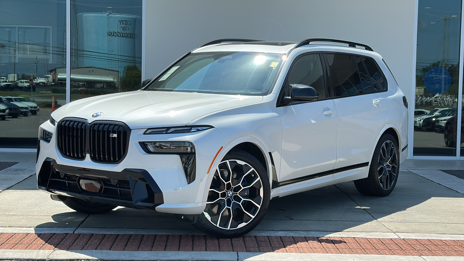 2025 BMW X7 M60i 1