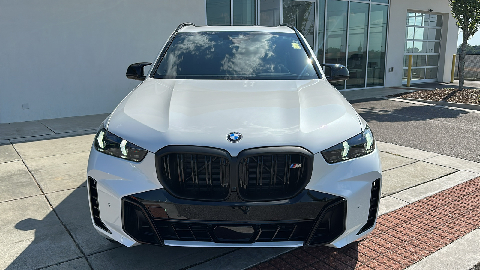 2025 BMW X5 M60i 2