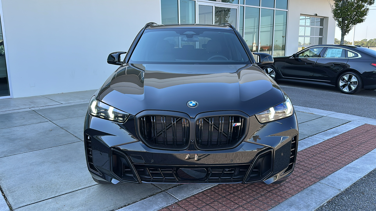 2025 BMW X5 M60i 2