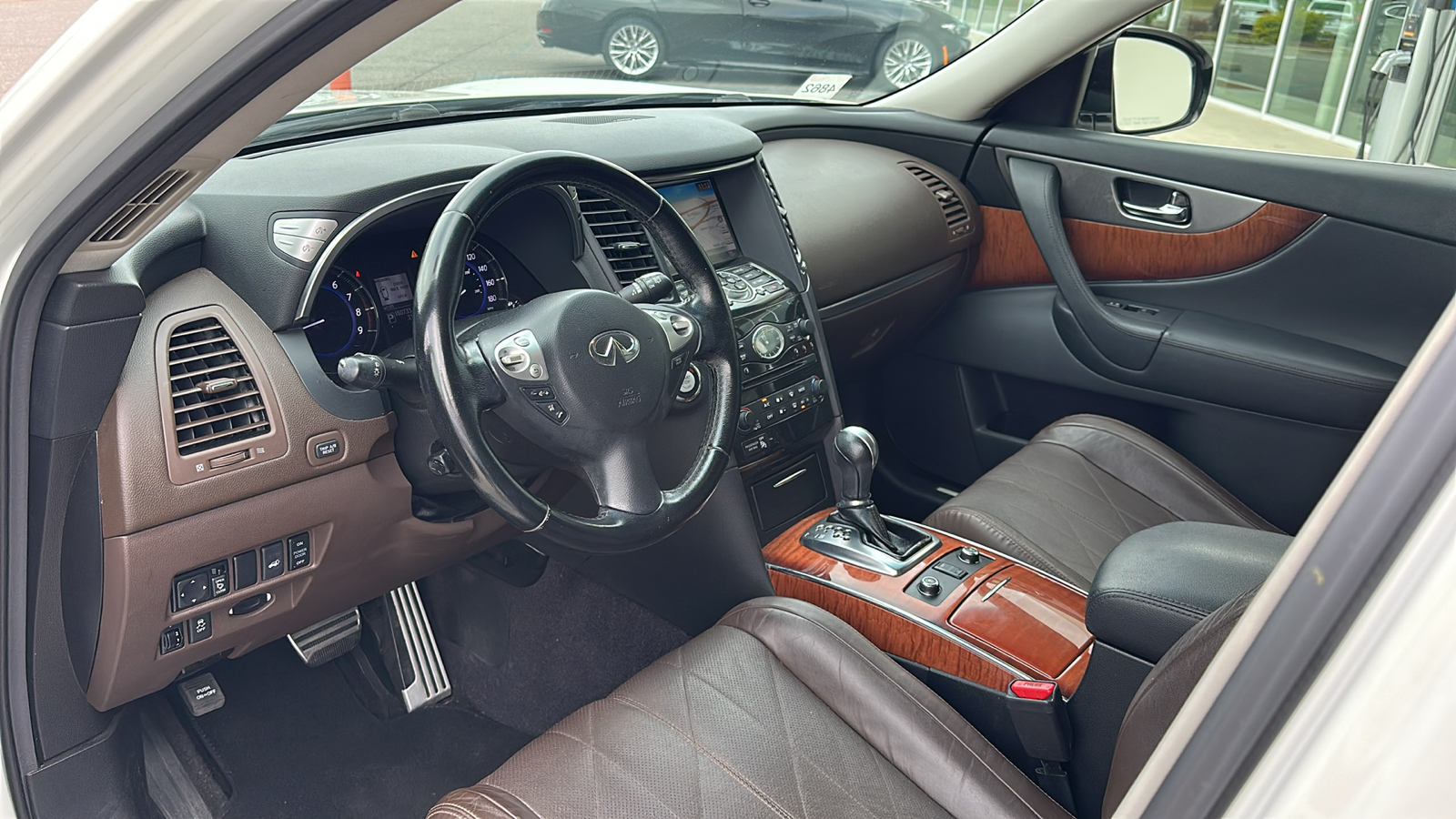 2016 INFINITI QX70 Base 12