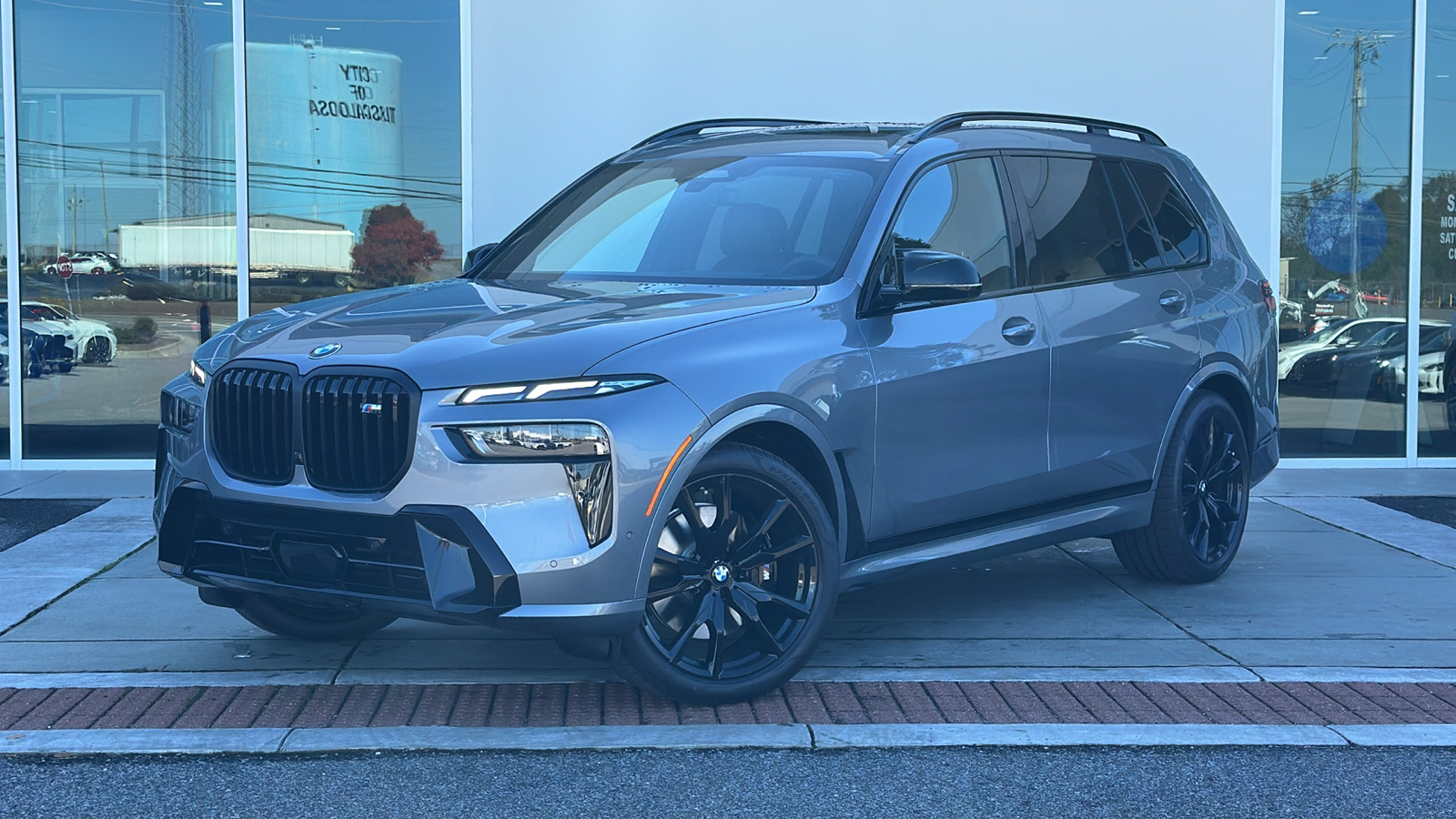 2025 BMW X7 M60i 1