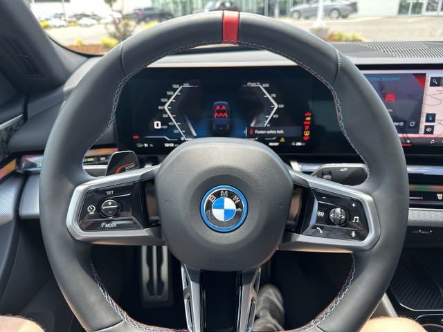 2024 BMW i5 M60 14