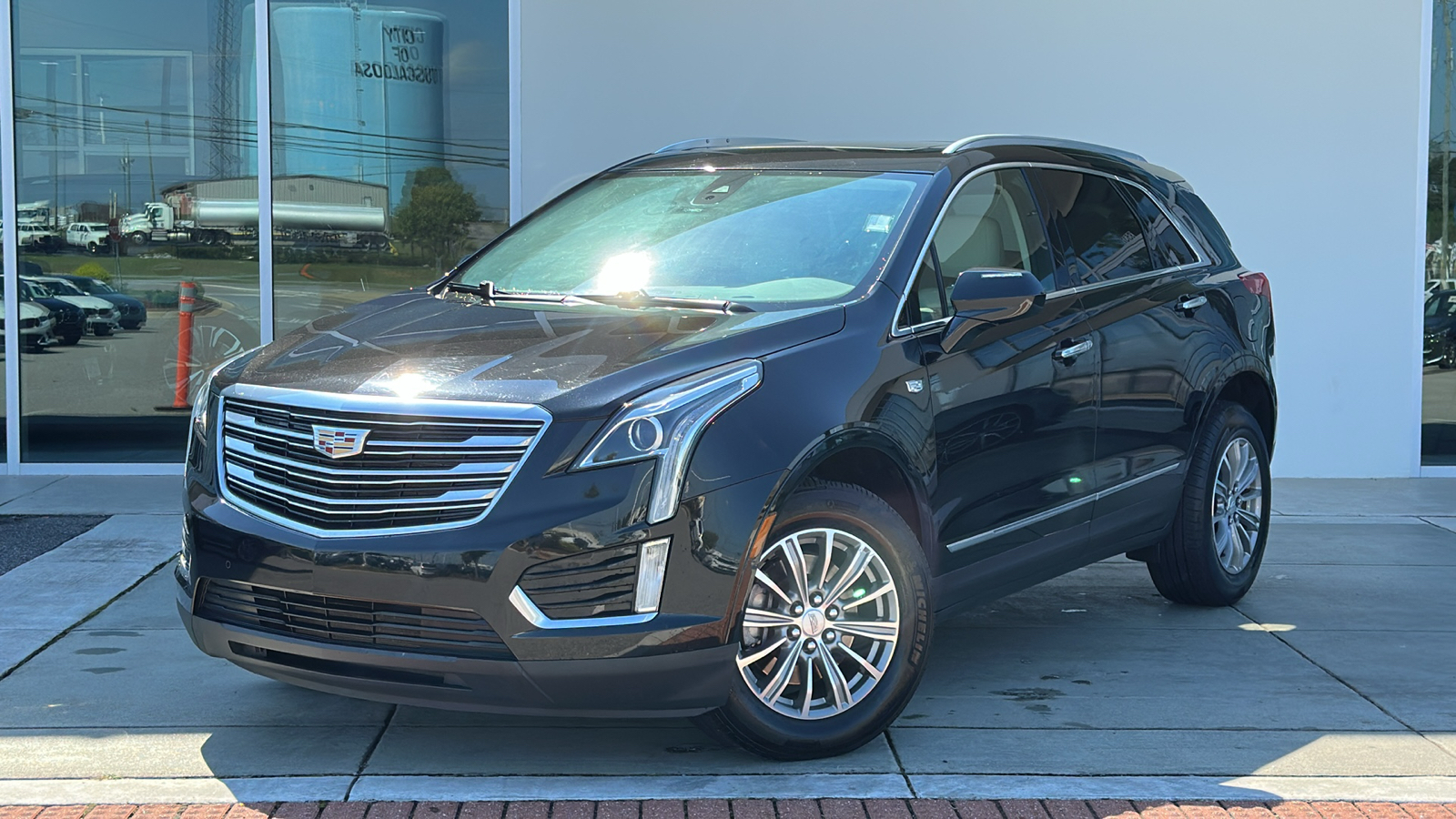 2017 Cadillac XT5 Luxury 1