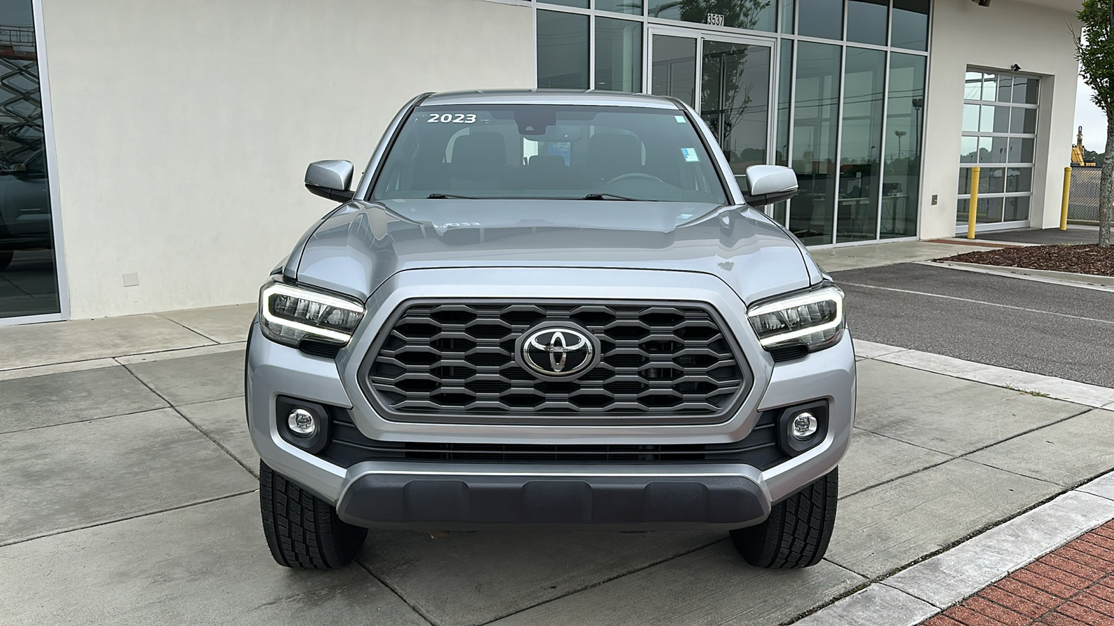 2023 Toyota Tacoma TRD Sport 2