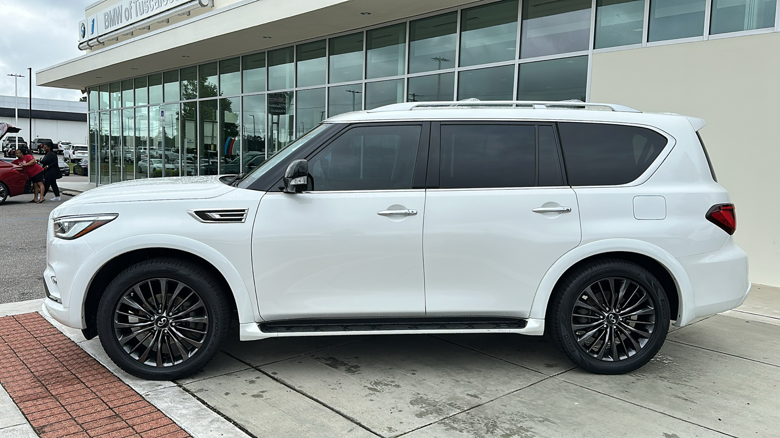 2021 INFINITI QX80 Premium Select 3