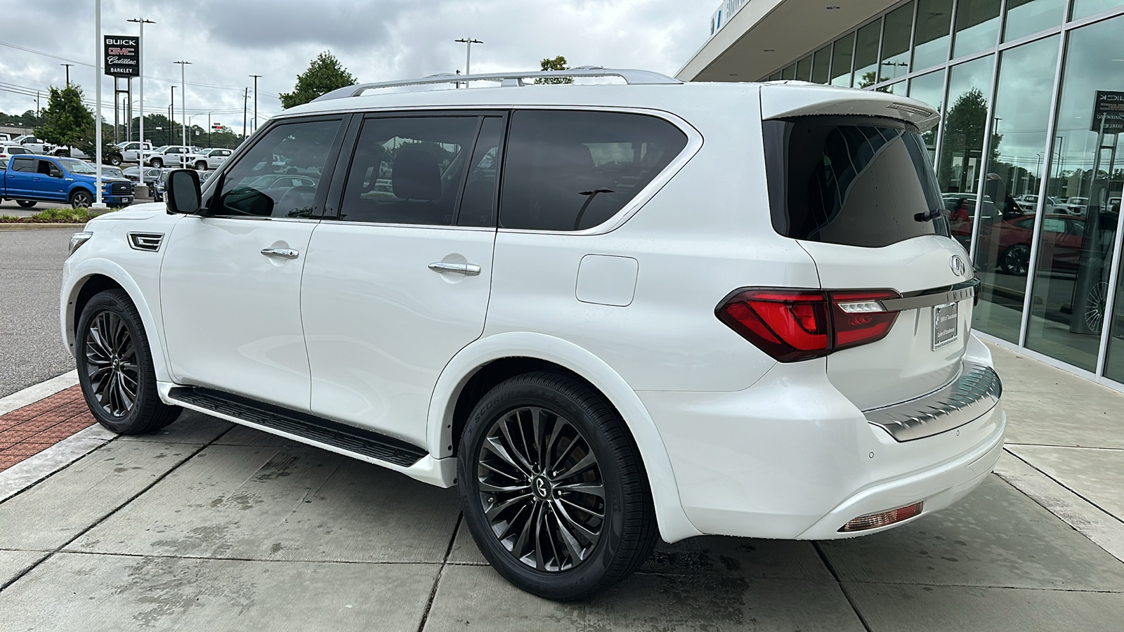 2021 INFINITI QX80 Premium Select 4