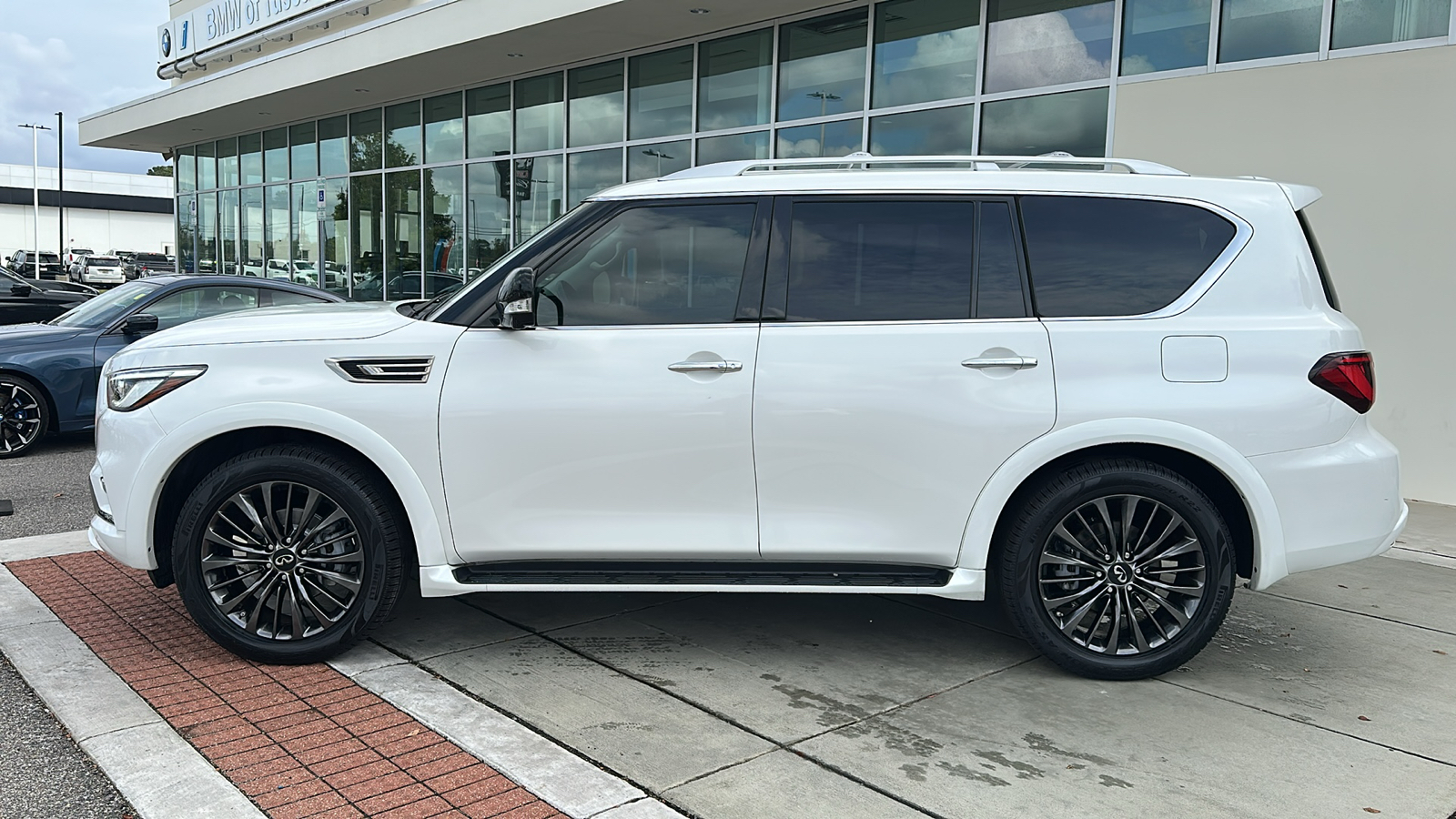 2021 INFINITI QX80 Premium Select 3