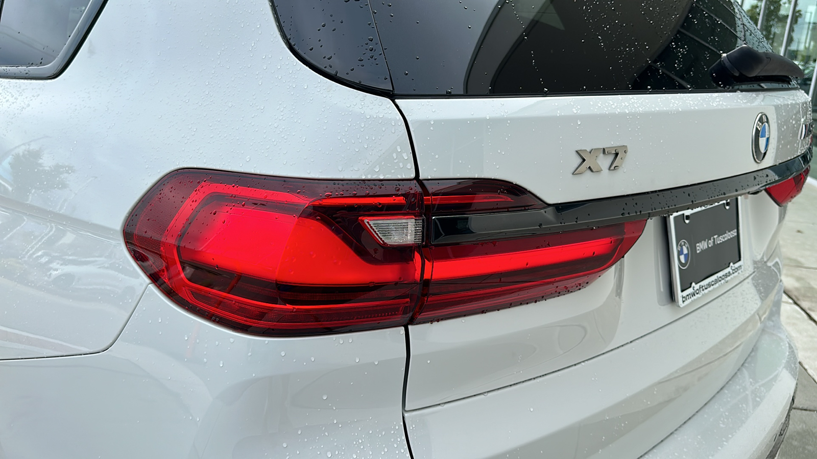 2022 BMW X7 M50i 10