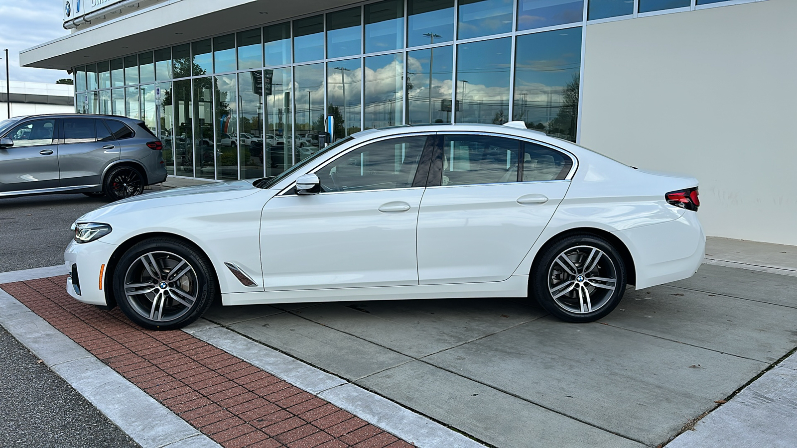 2022 BMW 5 Series 530i xDrive 3