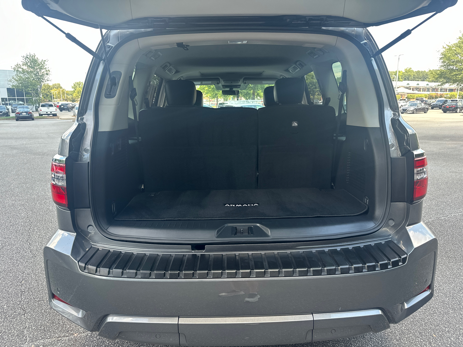 2021 Nissan Armada SL 18