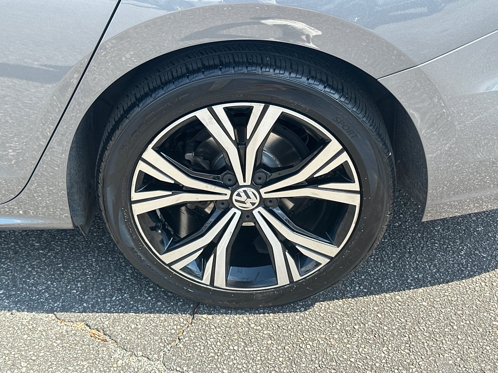 2022 Volkswagen Passat 2.0T SE 19