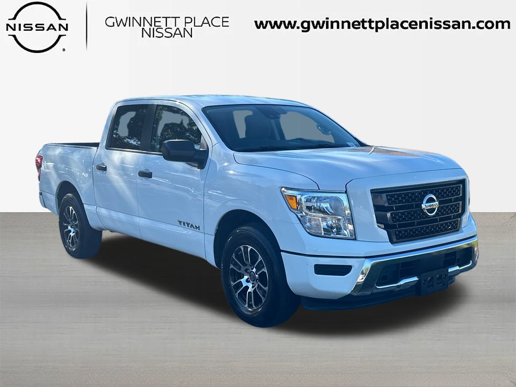 2023 Nissan Titan SV 3