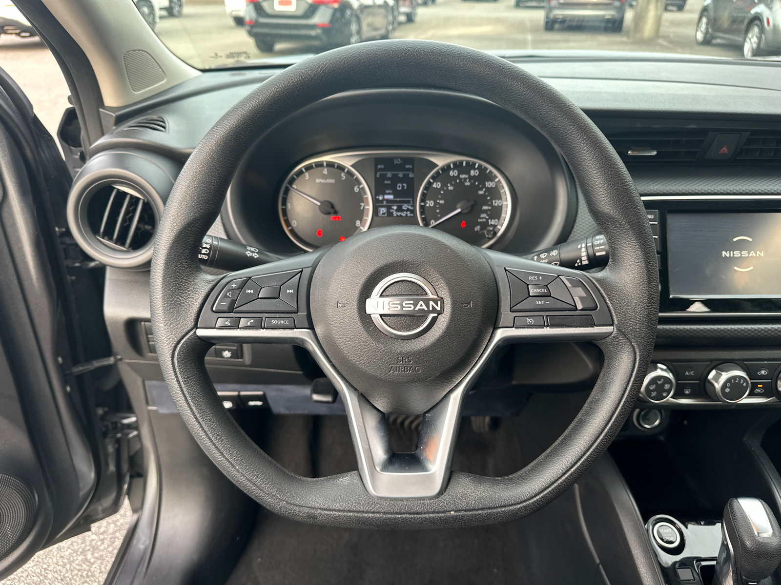 2022 Nissan Kicks S 23