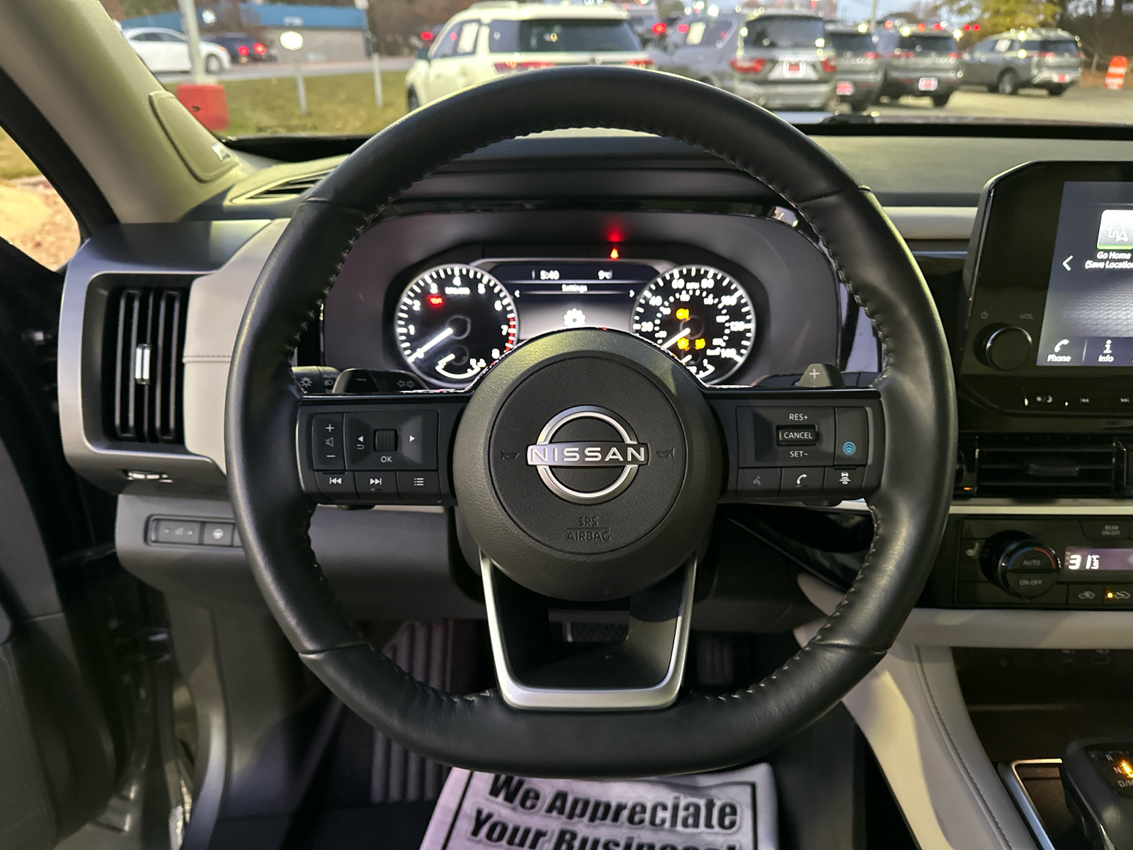 2023 Nissan Pathfinder SL 24