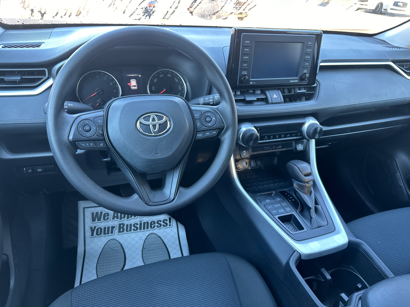 2022 Toyota RAV4 LE 22