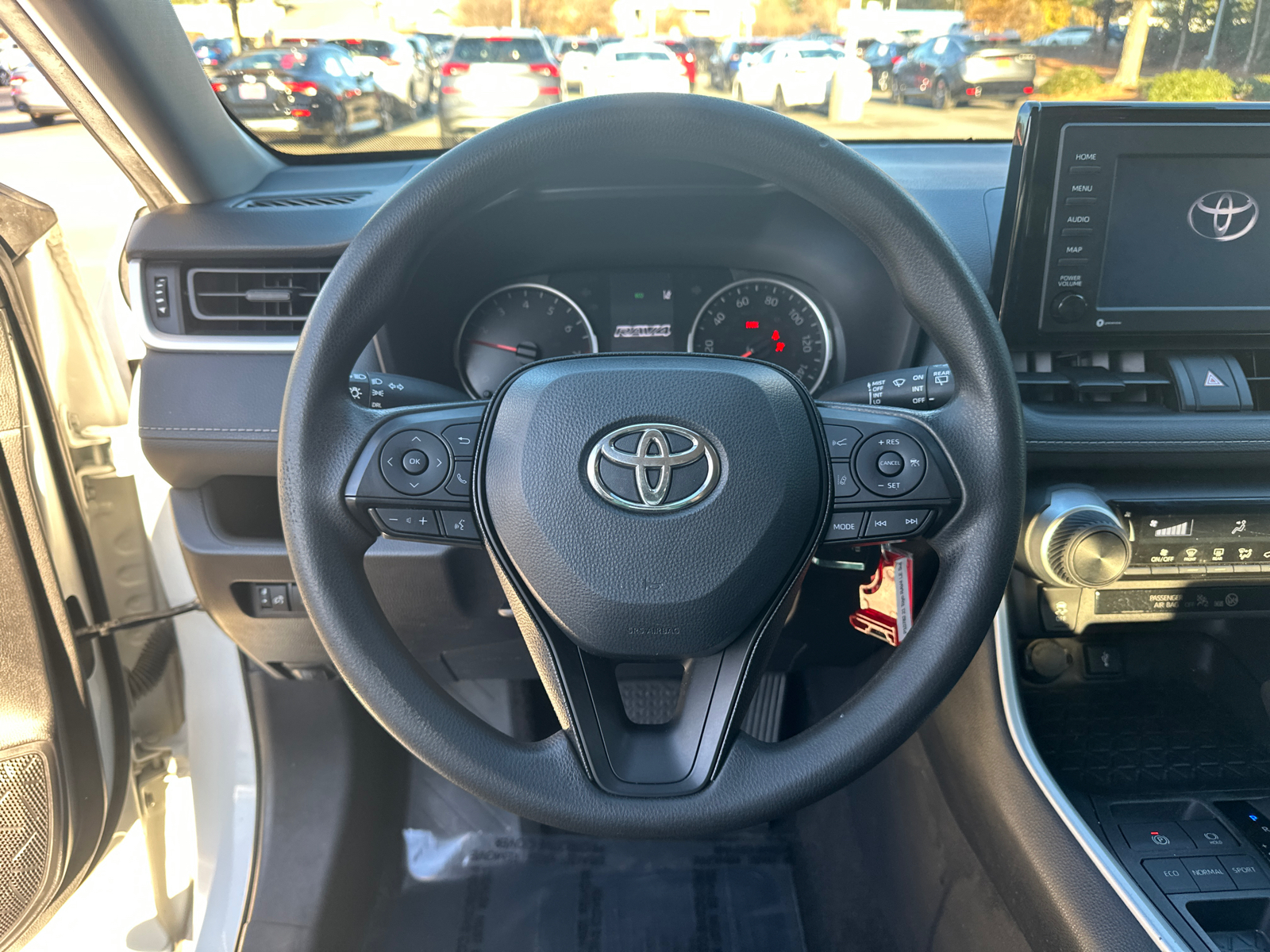 2021 Toyota RAV4 LE 23