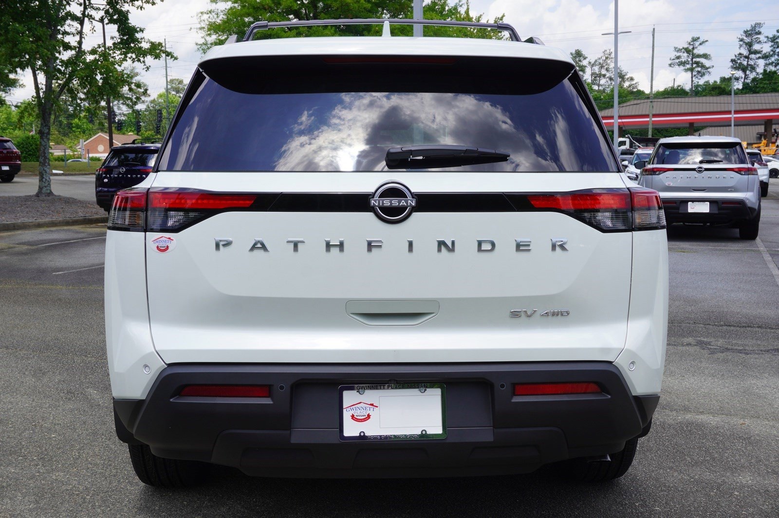 2024 Nissan Pathfinder SV 21