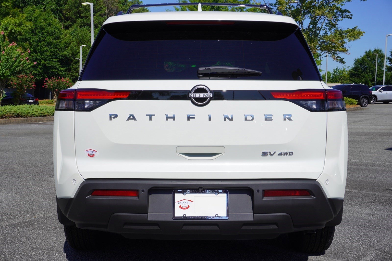 2024 Nissan Pathfinder SV 21