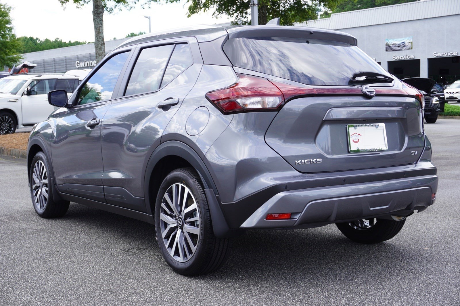 2024 Nissan Kicks SV 18