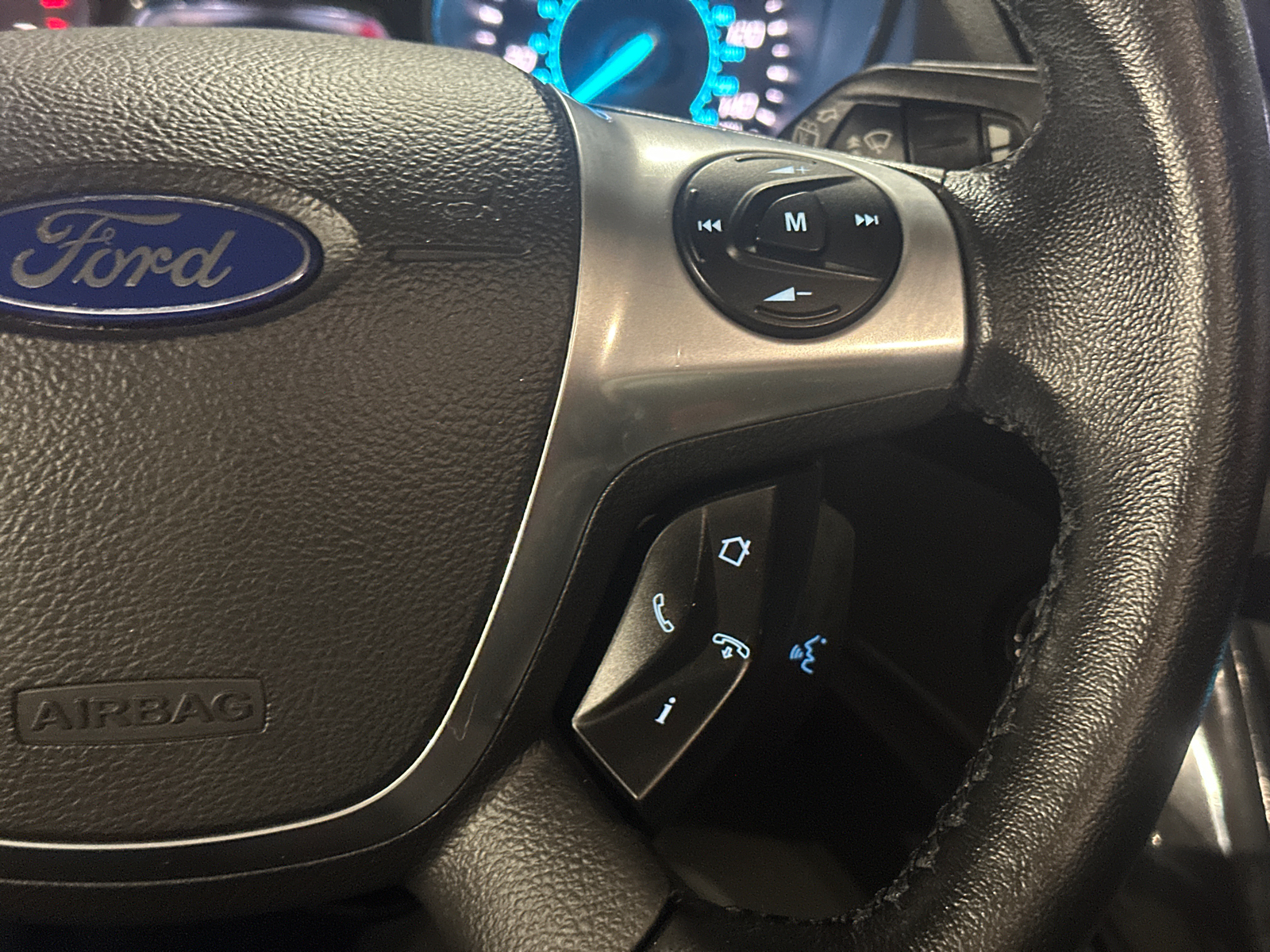 2014 Ford Escape Titanium 26