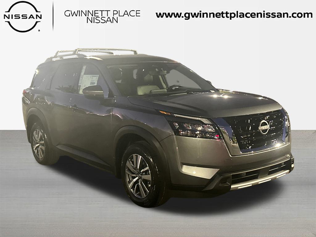 2025 Nissan Pathfinder SL 3