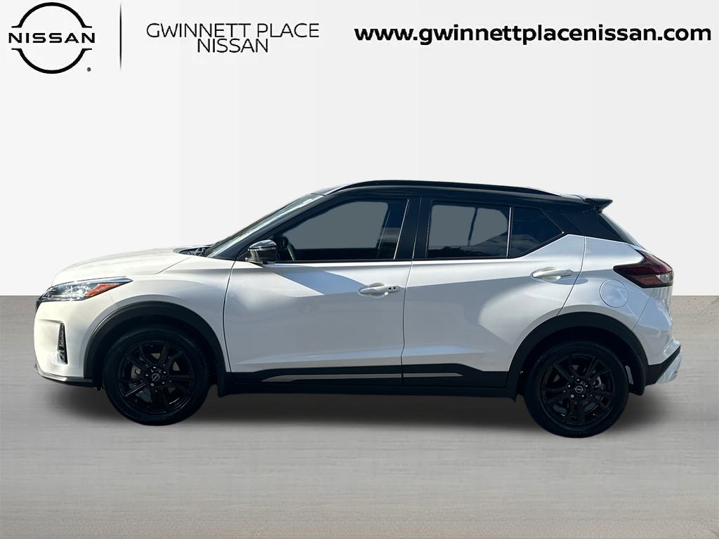 2023 Nissan Kicks SR 8