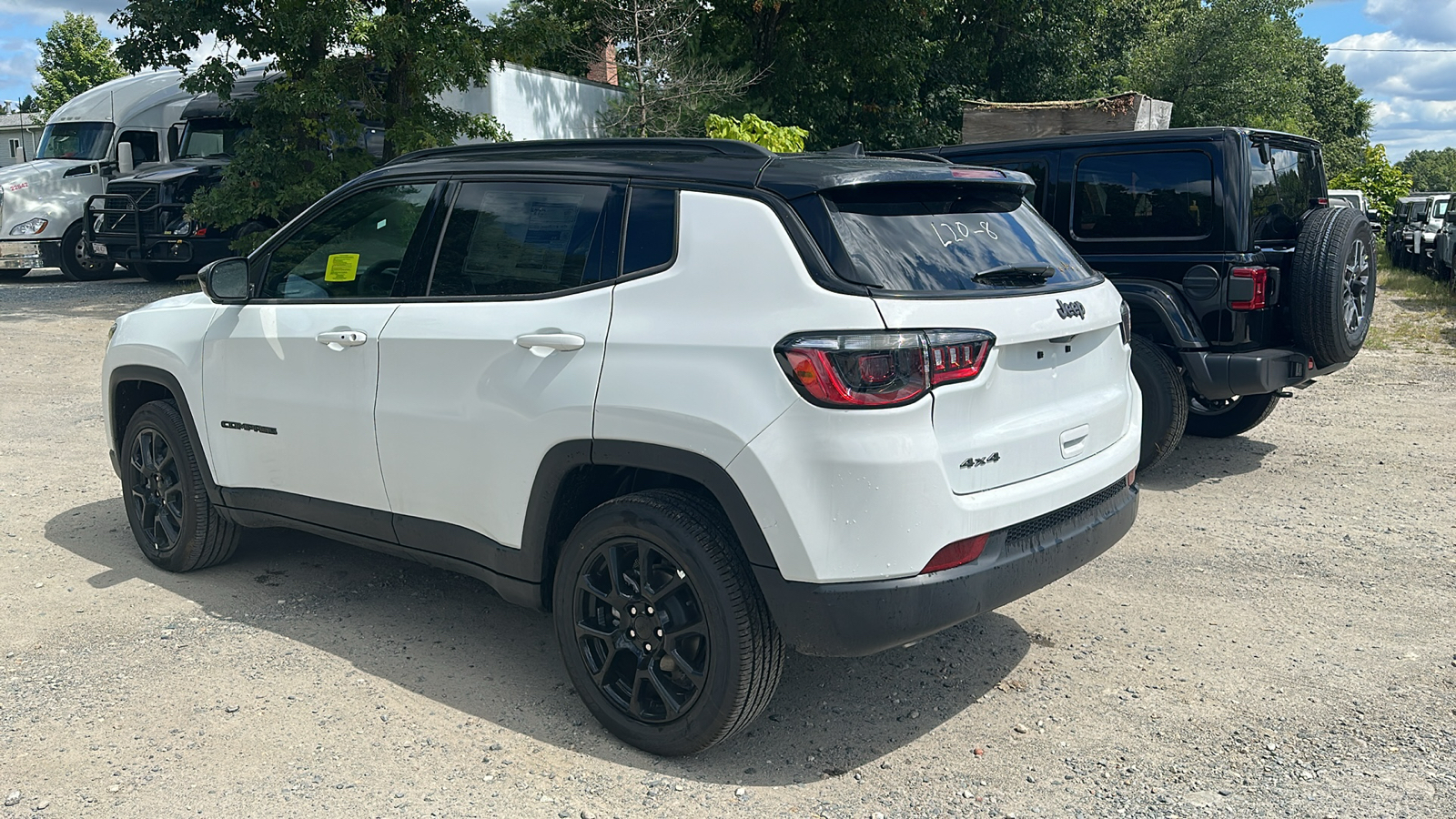 2024 Jeep Compass Latitude 2