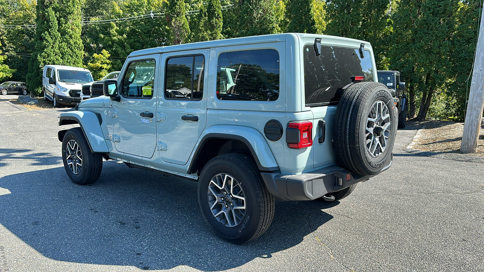 2024 Jeep Wrangler Sahara 2