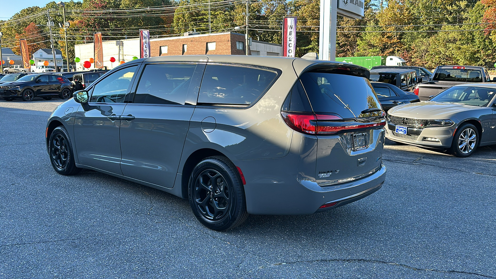 2022 Chrysler Pacifica Hybrid Touring L 2