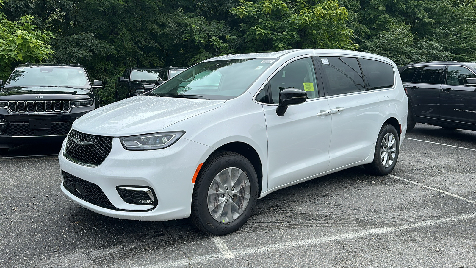 2024 Chrysler Pacifica Touring L 1