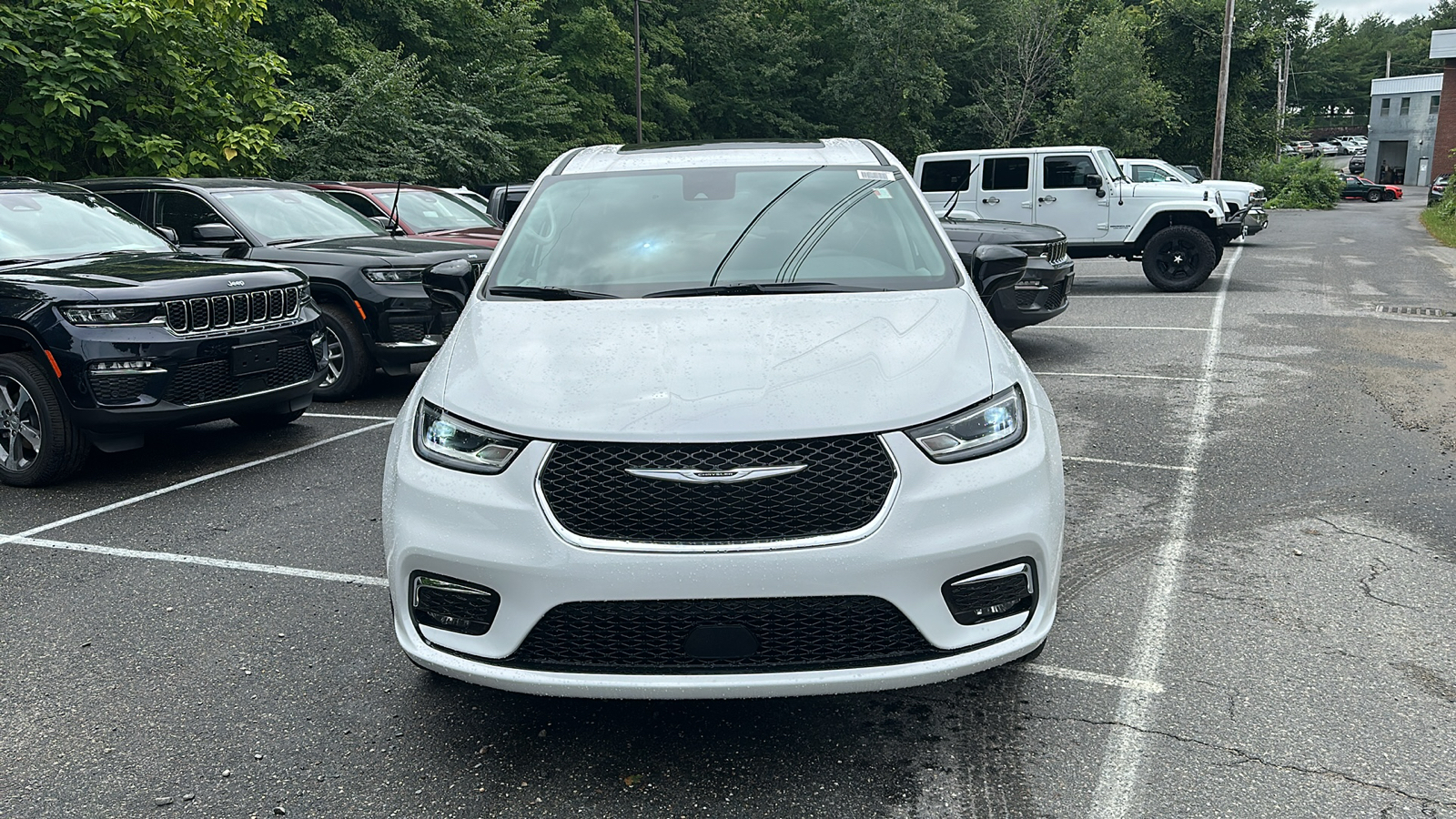 2024 Chrysler Pacifica Touring L 6