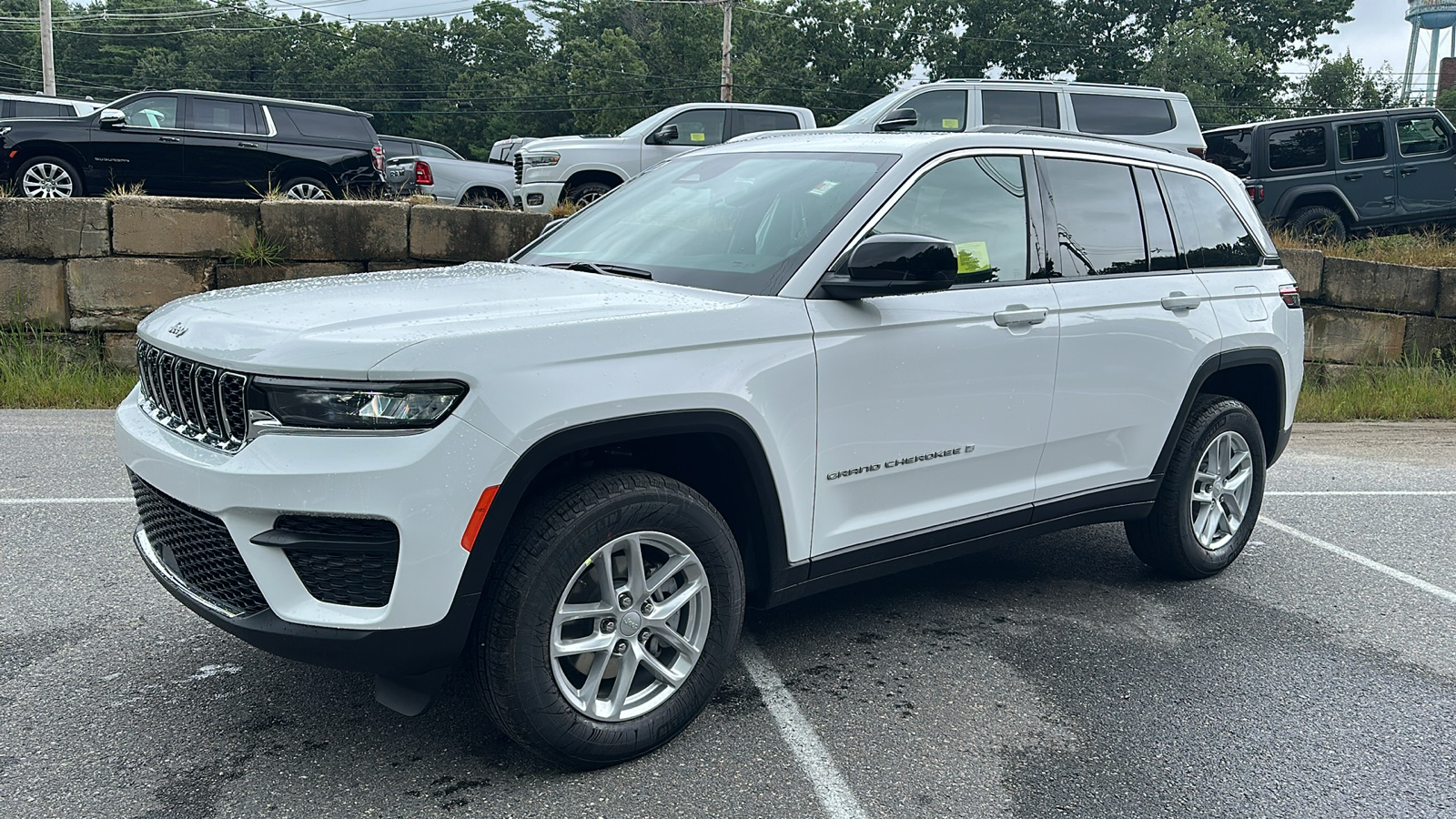 2024 Jeep Grand Cherokee Laredo X 1