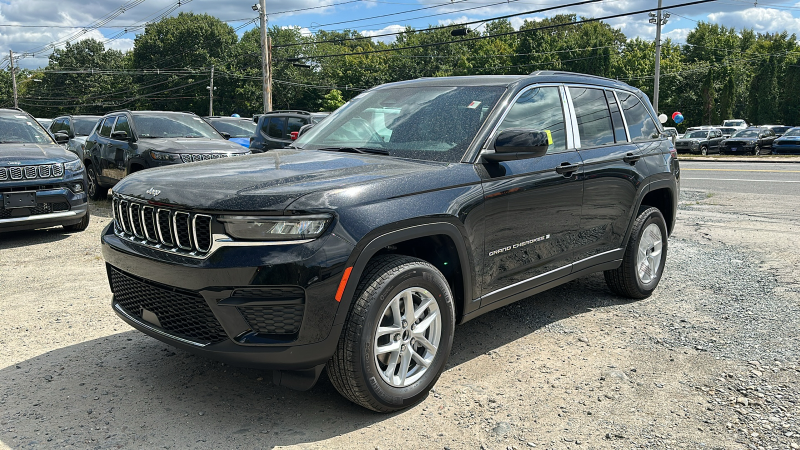 2024 Jeep Grand Cherokee Laredo X 1