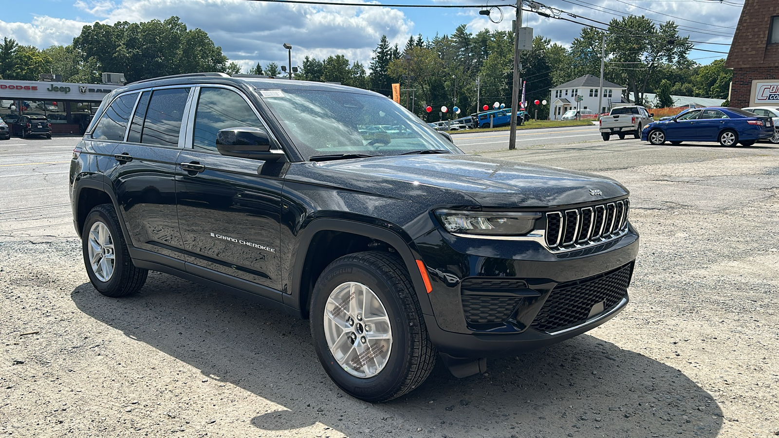 2024 Jeep Grand Cherokee Laredo X 5