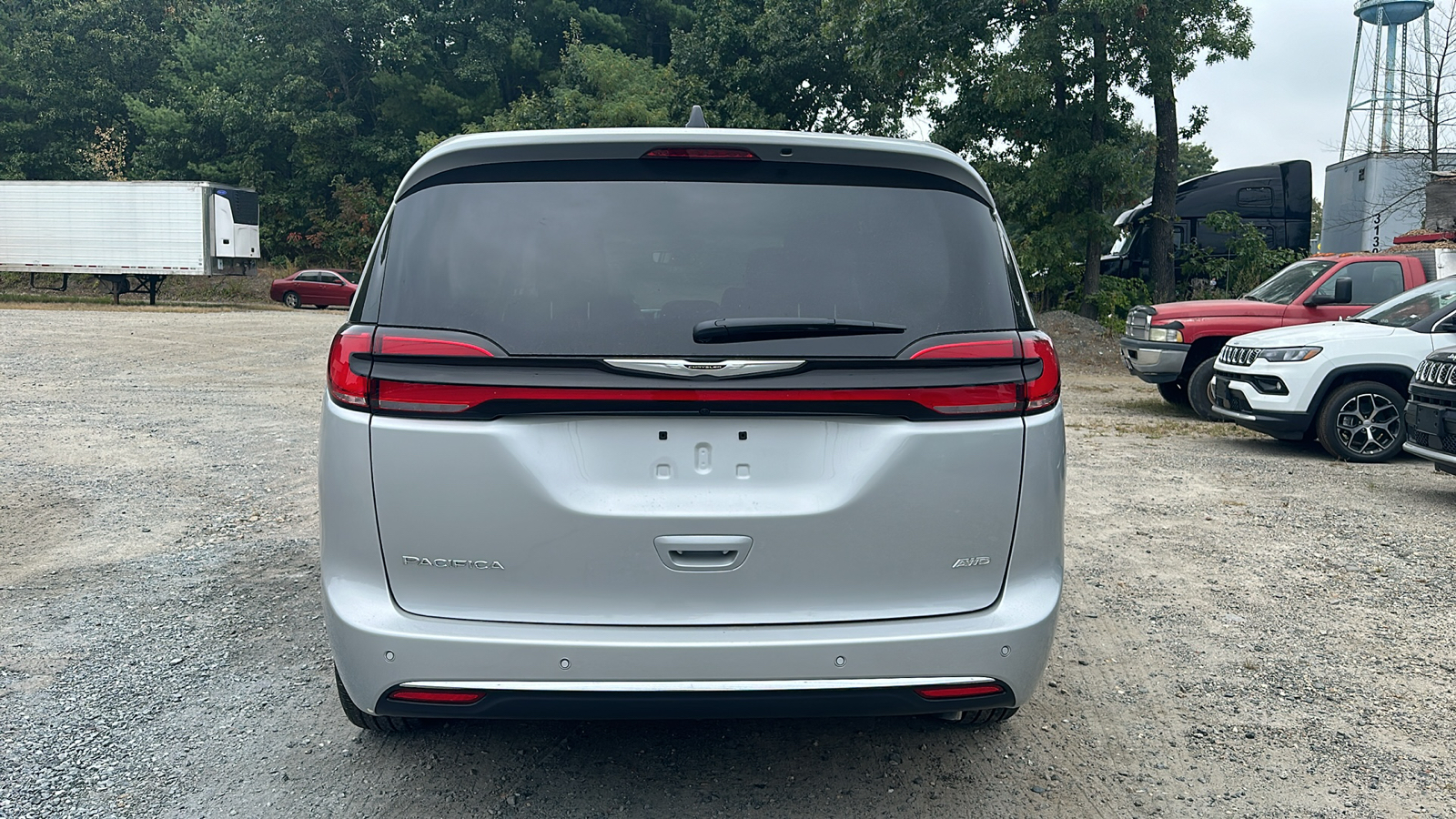 2024 Chrysler Pacifica Touring L 3