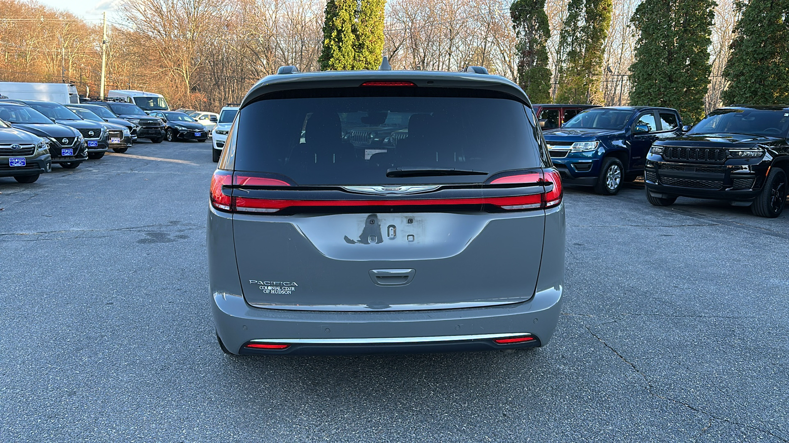 2022 Chrysler Pacifica Touring 3