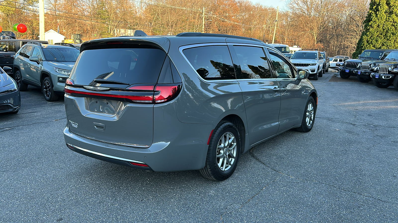 2022 Chrysler Pacifica Touring 4