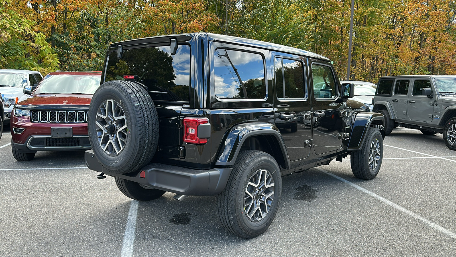 2024 Jeep Wrangler Sahara 28