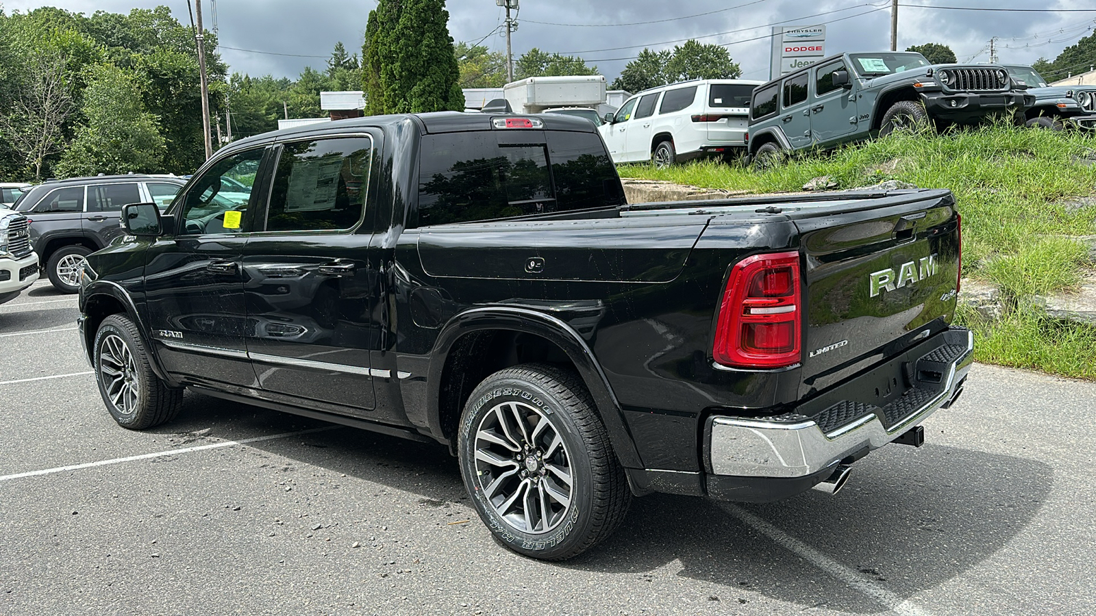 2025 Ram 1500 Limited 4x4 Crew Cab 57 Box 2