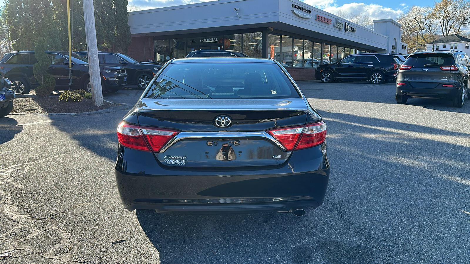 2017 Toyota Camry SE 3