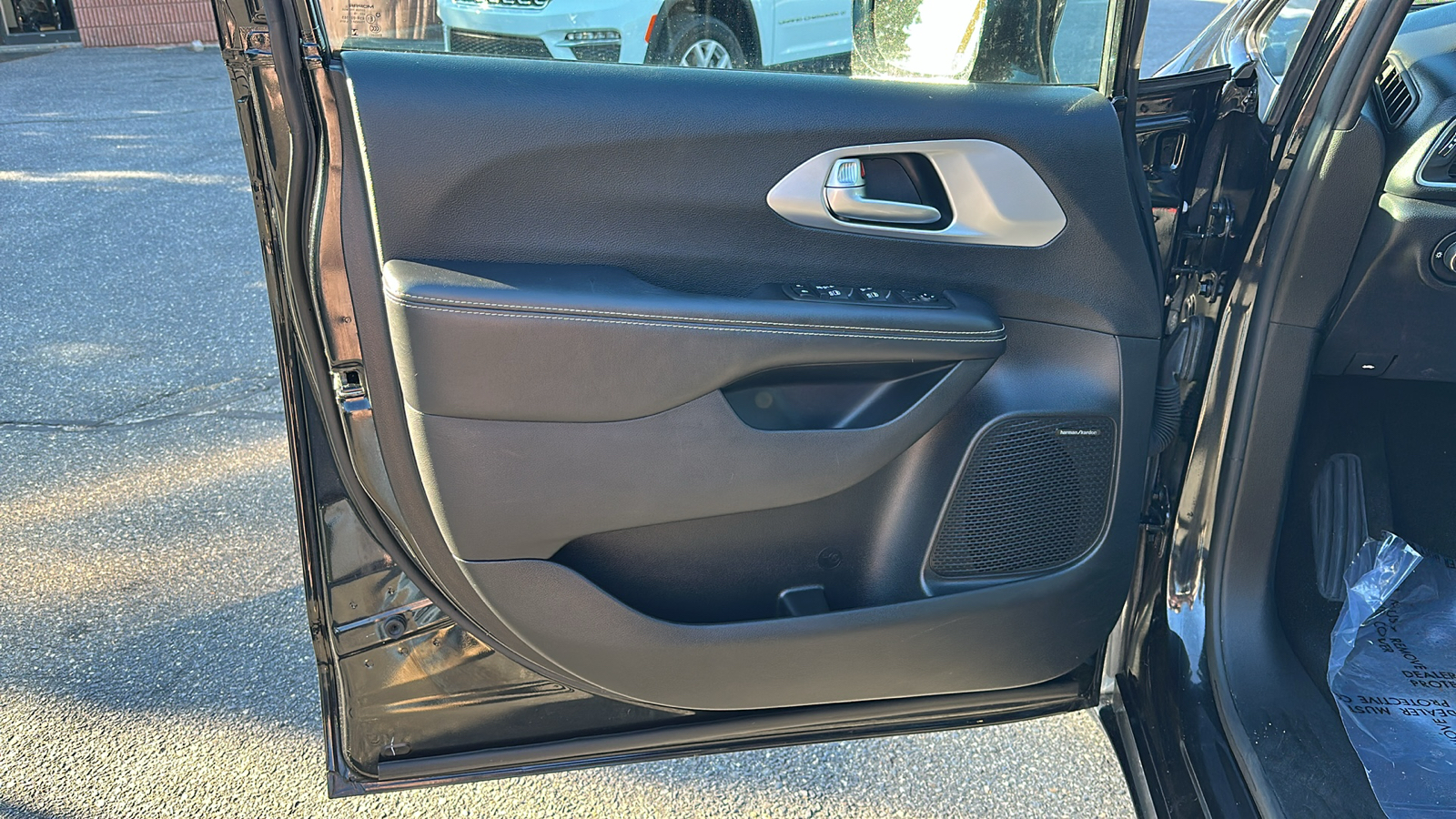 2019 Chrysler Pacifica Touring L Plus 8