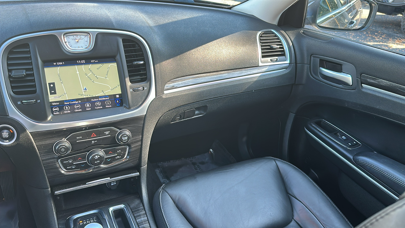 2019 Chrysler 300 Touring L 24