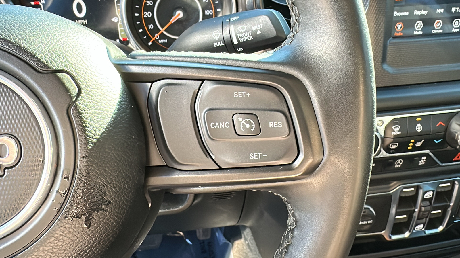 2022 Jeep Gladiator Altitude 4x4 13